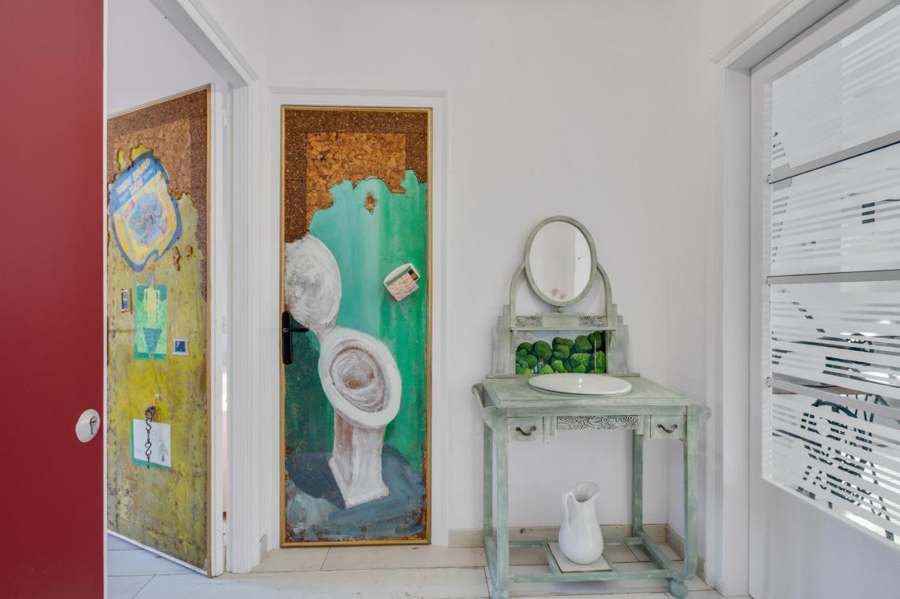 Вилла Contemporary Art House Фигерас Экстерьер фото
